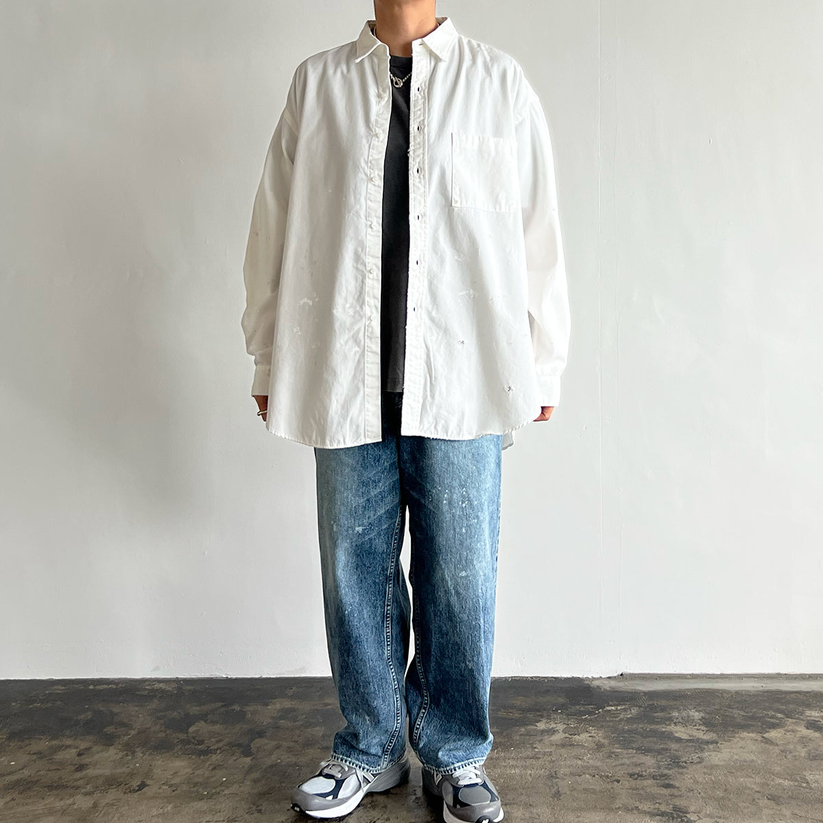 OVER-SIZED OXFORD SHIRT (WHITE) D32504 - 511
